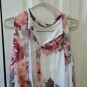 Dress pink and white with pink flowers